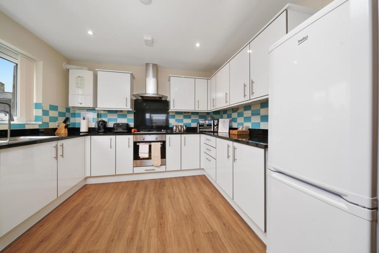 London Heathrow Living Serviced Apartments By Ferndale Stanwell Exteriör bild