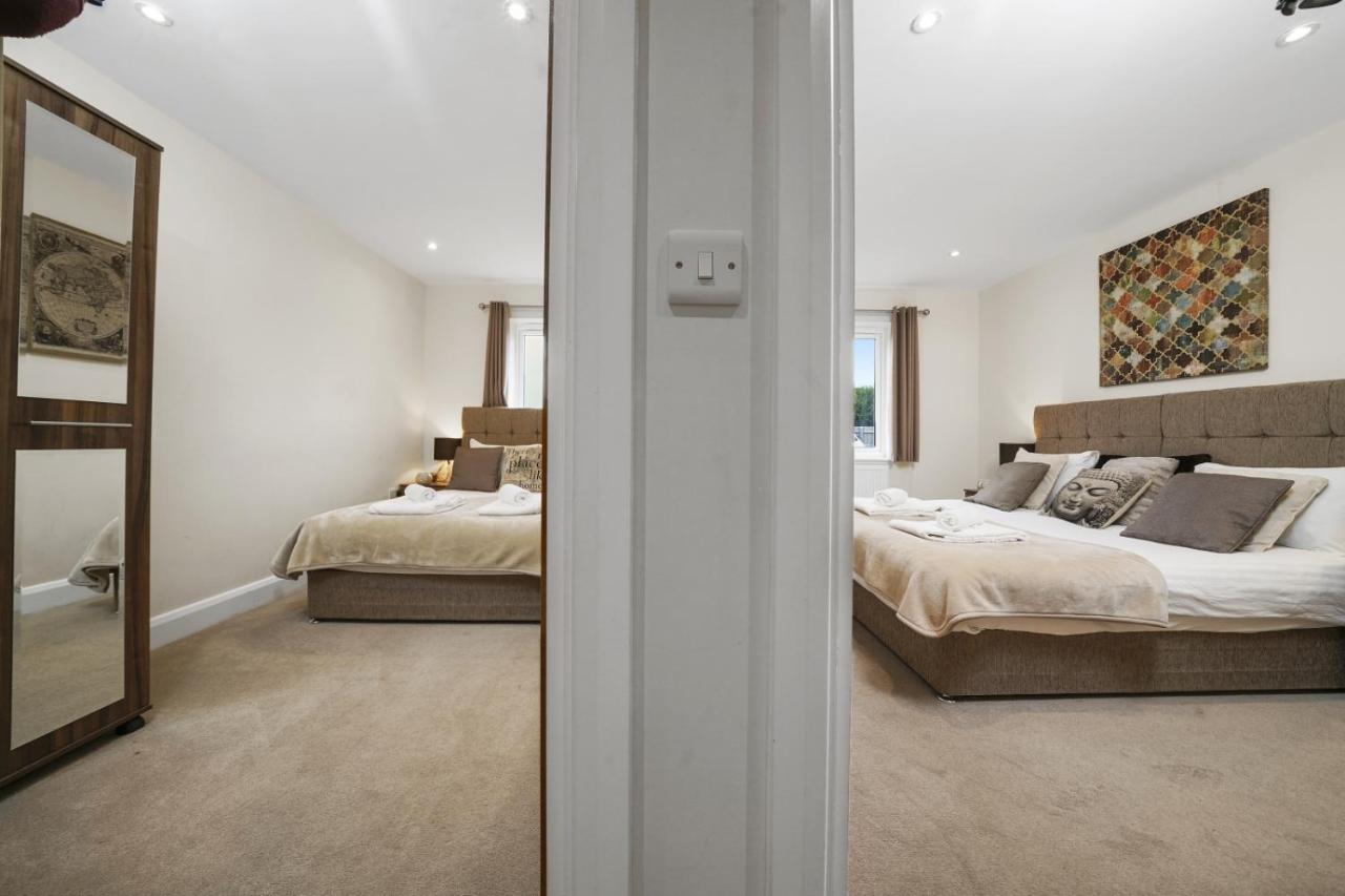 London Heathrow Living Serviced Apartments By Ferndale Stanwell Exteriör bild